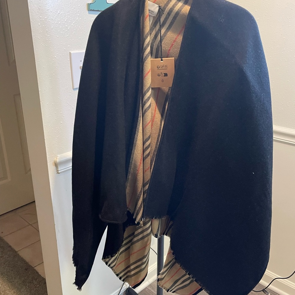 Burberry Black and Beige Cape